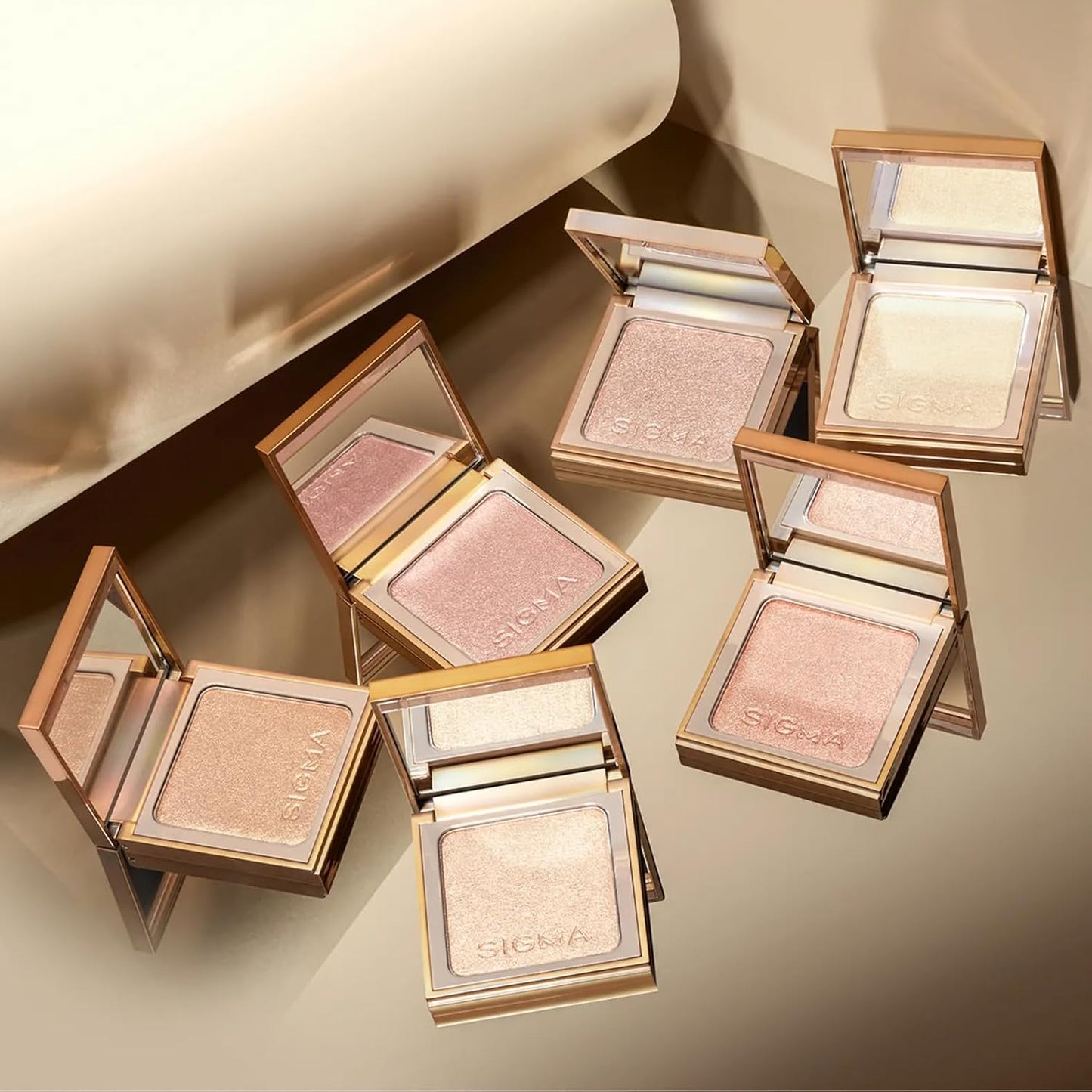 Sigma Beauty Highlighter Makeup – Illuminating Highlighting Powder for Face, Sheer Glimmer Face Highlighter for Cheeks, Cupid’s Bow, & Brow Bone (Moonbeam, Rich Pearl Metallic)